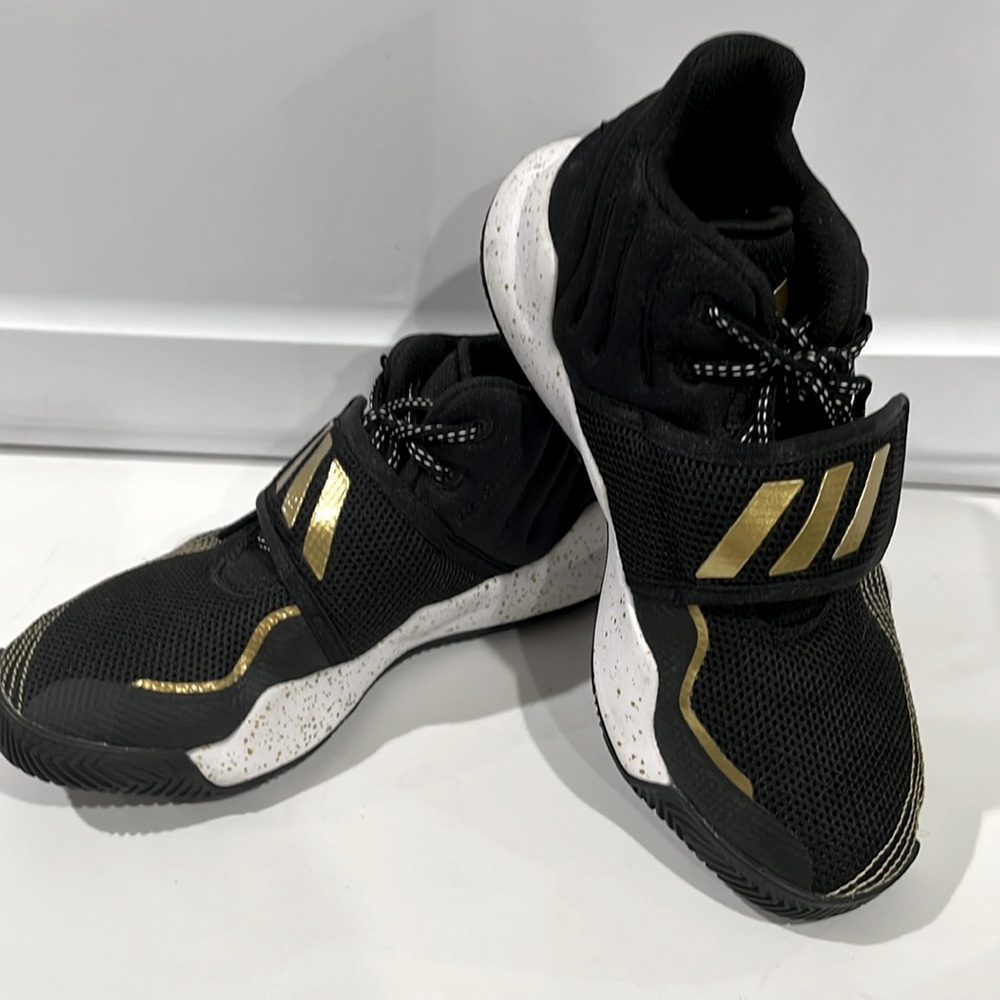 ADIDAS Deep Threat J Black,Gold,White Kids Basketball Sneaker Shoes  SIZE 3 1/2